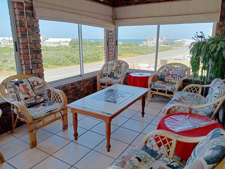 4 Bedroom Property for Sale in Struisbaai Western Cape